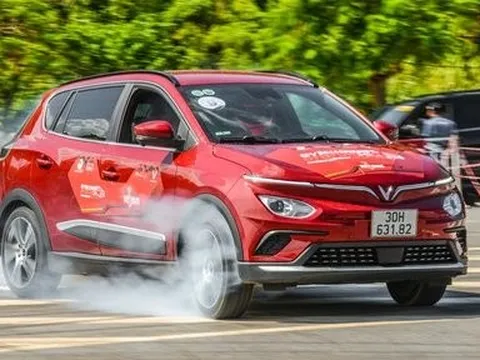 Tranh tài kịch tính tại giải đua xe đầu tiên cho ô tô điện GOC 2022