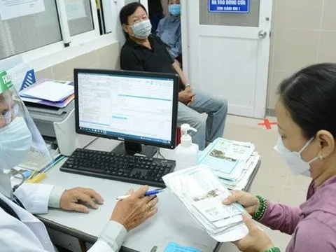 Thủ tướng yêu cầu bảo đảm nguồn nhân lực y tế cho công tác khám, chữa bệnh