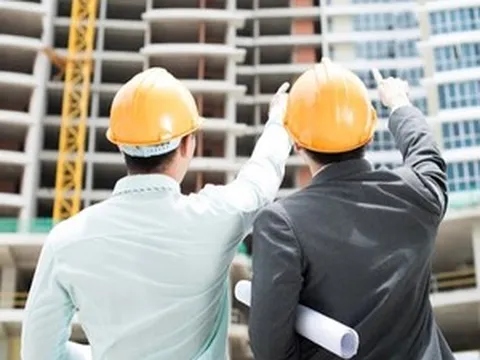 Triển vọng ngành xây dựng tích cực khi giá thép giảm và thúc đẩy đầu tư công nửa cuối năm