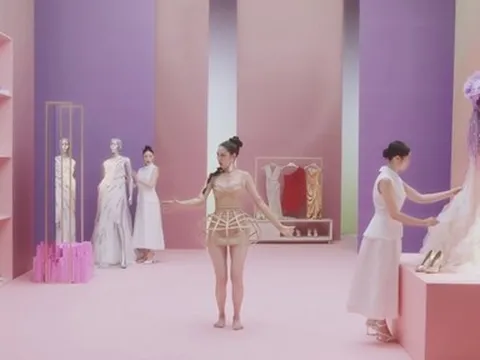 Á hậu Thúy Vân "thảm họa" đến mức nào khi lấn sân làm ca sĩ?