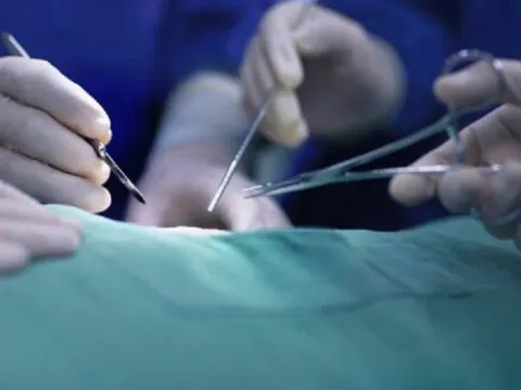 Phẫu thuật nối thành công "của quý" bị cắt rời cho một người đàn ông