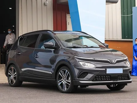 VinFast bán xe điện nhiều nhất từ đầu năm đến nay, 2 mẫu xe xăng chính thức dừng đặt hàng