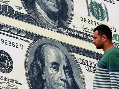 Lần đầu tiên trong 20 năm, đồng euro tụt về mức gần bằng 1 USD