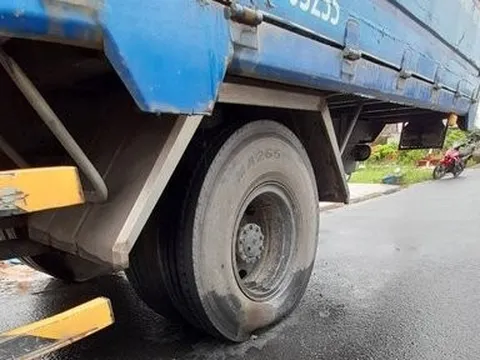 Cà Mau: Vướng dây điện, tài xế và phụ xe bị thương