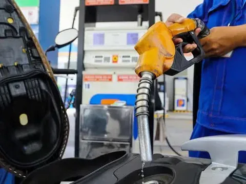 Xử lý nghiêm cửa hàng xăng nếu để hết xăng 2 ngày