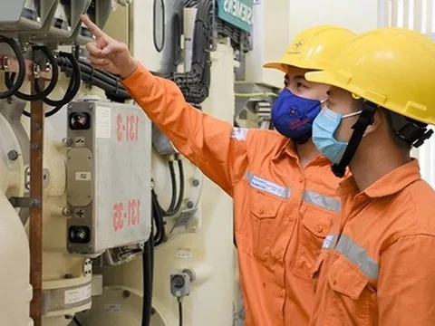 Hỗ trợ gần 3.000 tỷ giảm giá tiền điện, EVN vẫn lãi kỷ lục 18.000 tỷ đồng