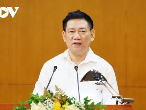 Nhổ “cỏ dại tham nhũng” song phải kịp thời trồng cây, trồng lúa tốt tươi