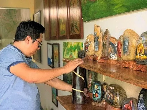 Gặp người thầy giáo “thổi hồn” vào đá