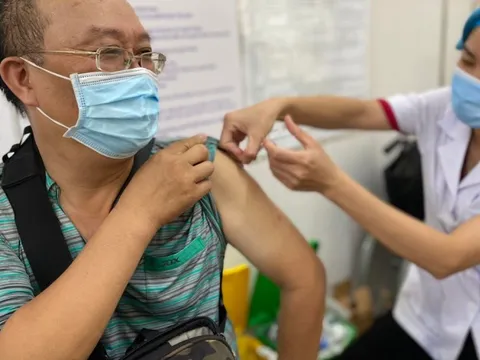 Có cần thiết tiêm mũi 4 vaccine COVID