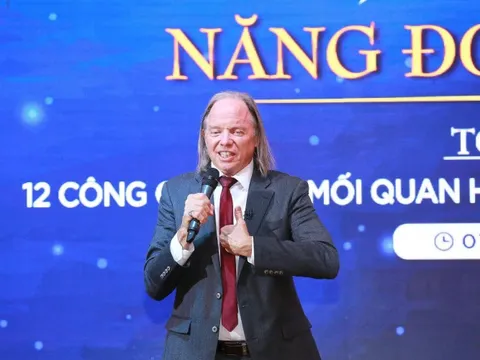 Nhà sáng lập Năng Đoạn Kim Cương chia sẻ về nghệ thuật lòng biết ơn