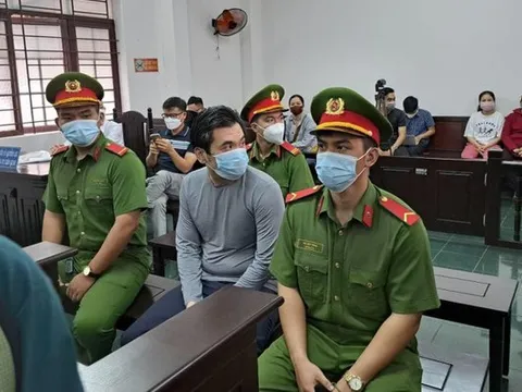 Tài xế xe Mercedes phải bồi thường cho nữ tiếp viên hàng không 1,5 tỷ đồng