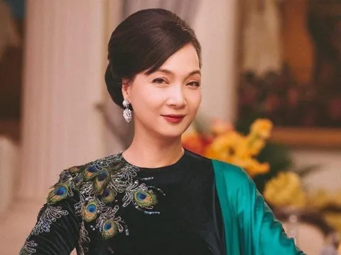 NSND Lê Khanh từng gặp biến cố lúc chào đời, tuổi thơ làm mẹ khóc nhiều