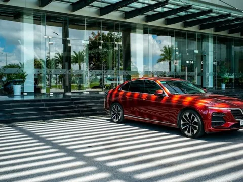 VinFast chính thức dừng kinh doanh ô tô xăng, chủ xe cần nắm rõ quyền lợi nào?