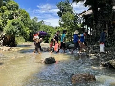 Khởi công cầu vượt lũ cho đồng bào dân tộc bản Xốp Cốc