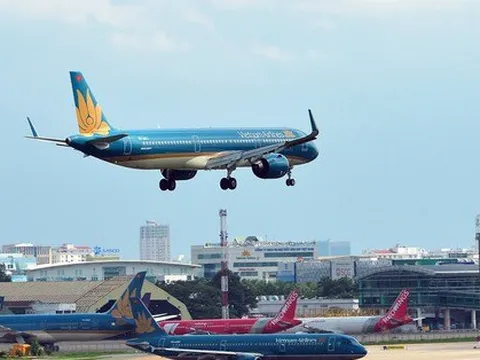 Giá vé máy bay chưa hạ nhiệt