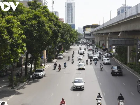 Đến hạn phân làn trên đường Nguyễn Trãi, mọi thứ vẫn chưa có gì thay đổi