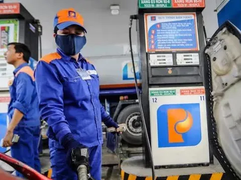 Giá xăng dầu tiếp tục giảm sâu?