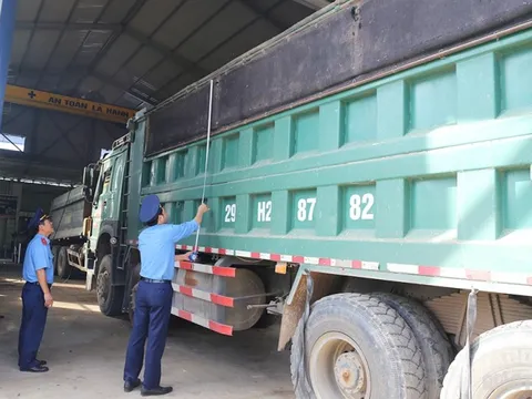 Xử lý mạnh tay xe vi phạm về kích thước thùng hàng, quá tải