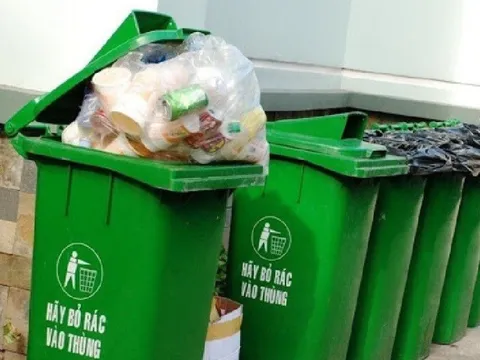 Chưa xử phạt người không phân loại rác từ ngày 25/8, vì sao?