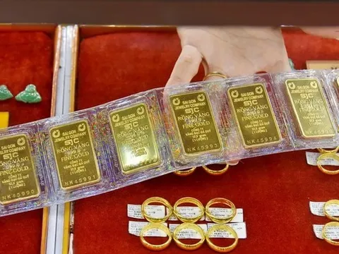 Khi giá vàng SJC và vàng thế giới lệch nhịp: Người Việt vẫn đang có lãi?