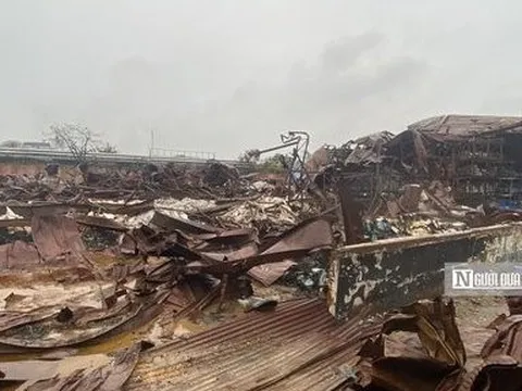 Tp.HCM: Người dân kêu cứu sau vụ cháy kho hóa chất