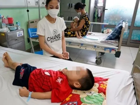 Uống Vitamin D quá liều, hai bé 3 tuổi và 18 tháng nhập viện cấp cứu