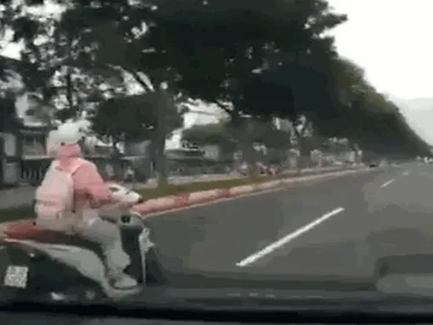 "Cô gái chạy xe máy tạt đầu ôtô trên đường Phạm Văn Đồng" là ai?