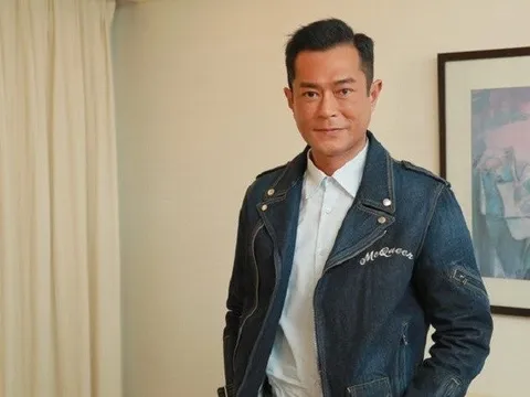 Bất ngờ với hình ảnh đời thường giản dị của Cổ Thiên Lạc