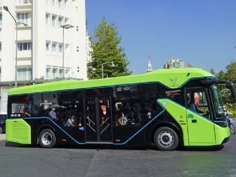 Từ năm 2050, 100% xe buýt, xe taxi sử dụng năng lượng xanh