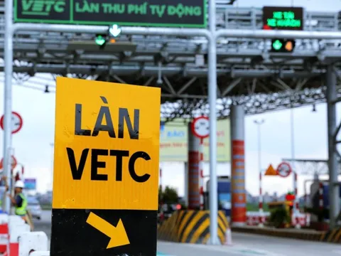 Người đi ô tô cần chuẩn bị những giấy tờ gì khi làm thẻ thu phí tự động ETC?