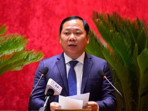 Chủ tịch tỉnh Bình Định làm Bí thư Tỉnh ủy Hòa Bình