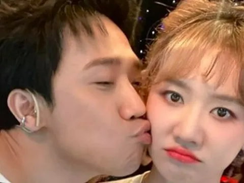 Trấn Thành chia sẻ khoảnh khắc tình tứ bên Hari Won, phủ nhận tin đồn ly hôn