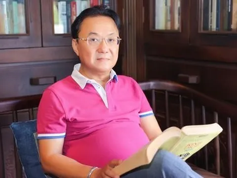 Nhà thơ Hồng Thanh Quang: "Tôi không tự ái khi bị nhắc cùng Lê Dung"