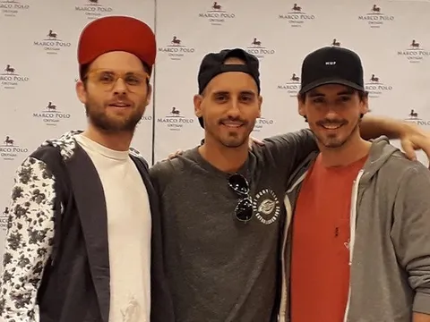 "Tôi bất ngờ khi ban nhạc huyền thoại The Moffatts liên lạc với mình"