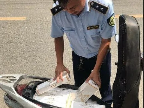 Long An: Phát hiện, thu giữ 450 bao thuốc lá điếu nhập lậu