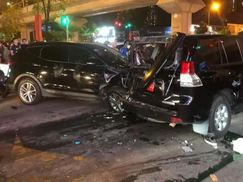 Tài xế điều khiển xe Santafe gây tai nạn liên hoàn ở Hà Đông khai có tiền sử bị động kinh