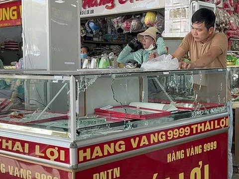 Kẻ dùng súng cướp 2 tiệm vàng ở Huế là cán bộ trại giam