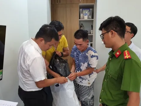 Thừa Thiên-Huế: Bắt kẻ trộm túi đựng tiền tỷ rồi đưa về nhà mẹ ruột cất giấu