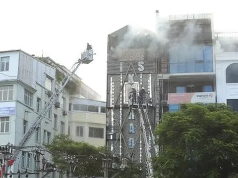 Cháy lớn tại một quán karaoke tại Hà Nội, 3 chiến sỹ công an hy sinh