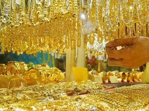 Thị trường biến động thất thường, người mua vàng lỗ nặng