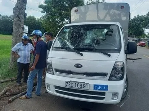 Bà Rịa-Vũng Tàu: Xe ba gác va chạm ô tô tập lái, 2 người thương vong