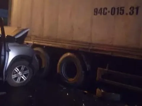 CLIP: Ô tô tông nhau trên cao tốc TP HCM- Long Thành- Dầu Giây, nhiều người bị thương