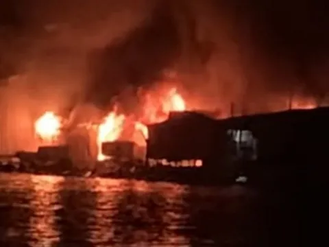 Hoả hoạn thiêu rụi 11 căn nhà ở Phú Quốc