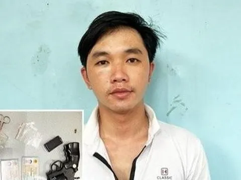 Bắt đối tượng tàng trữ ma túy và súng