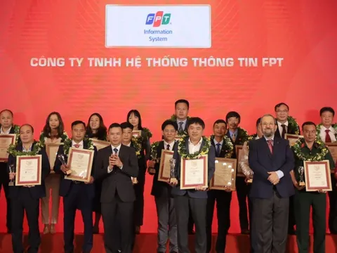 FPT IS được vinh danh tại Lễ trao giải Top 10 Công ty Uy tín
