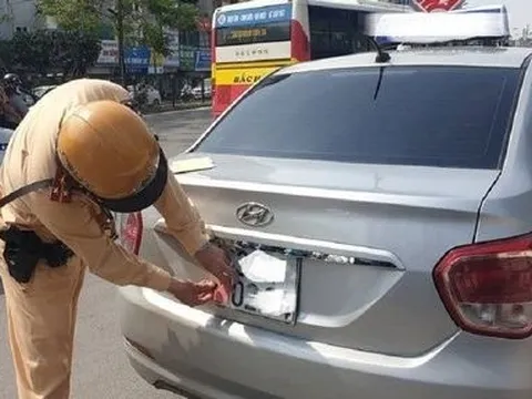 Xử phạt tài xế gắn biển số giả khi tham gia giao thông