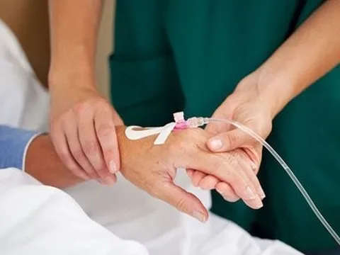 Đi khám vì sụt cân nhanh, người đàn ông phát hiện ung thư đã di căn