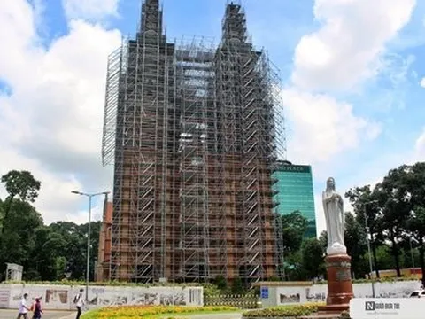 Tp.HCM: Cận cảnh quá trình trùng tu Nhà thờ Đức Bà