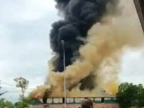 Hà Tĩnh: Cháy lớn tại cụm công nghiệp Thái Yên