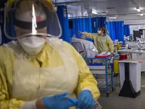 Anh chỉ ra triệu chứng nổi trội nhất của BA.4 và BA.5 Omicron